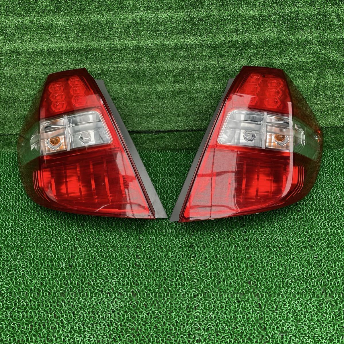 フィット (Honda / ホンダ) GE8 純正 テールライトテールランプ GE6 GE7 GE8 GE9(FGE8-FR708-NH642M-03)拍卖