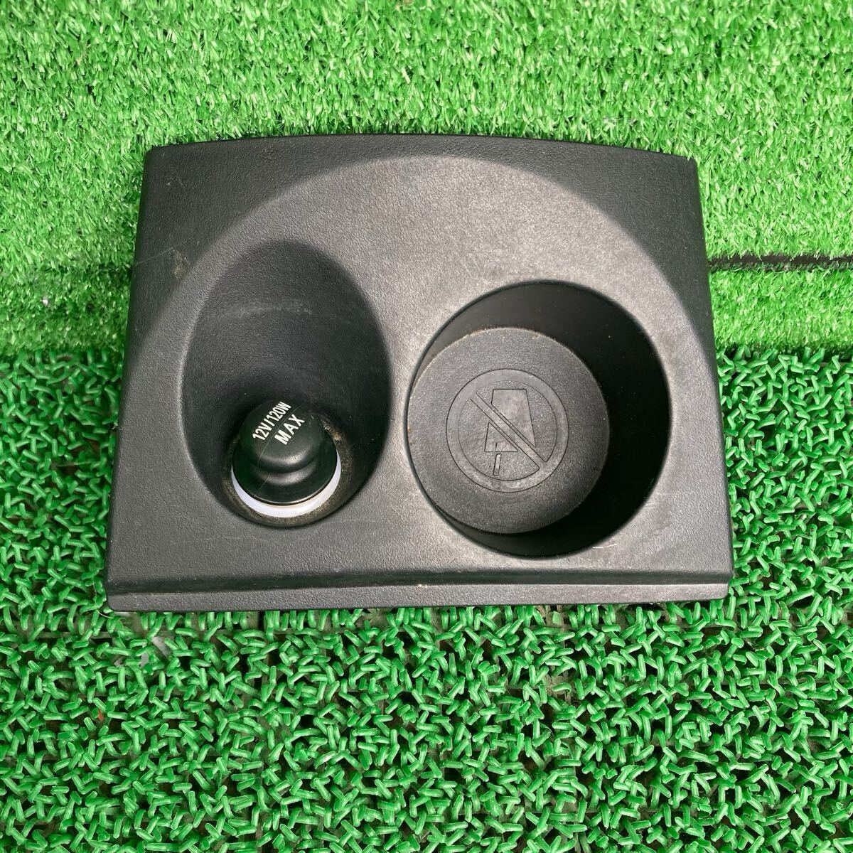 アウトランダー 24MS (Mitsubishi / 三菱) CW5W 純正 ドリンクホルダー CW5W (FCW5W-FR706-X42-13)拍卖