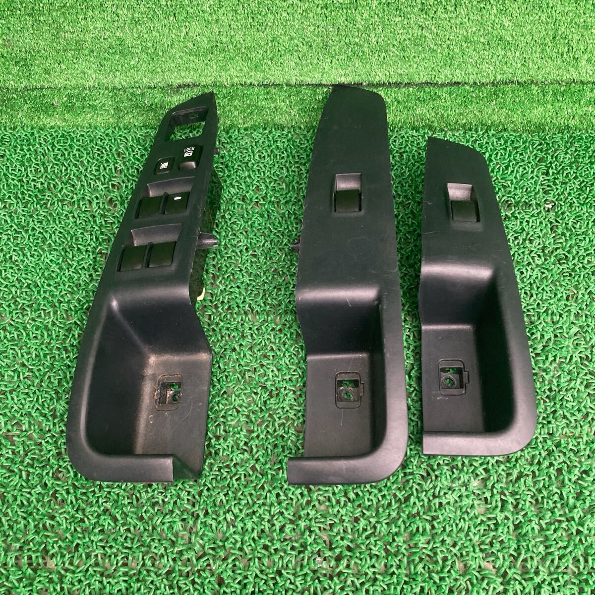 アウトランダー 24MS (Mitsubishi / 三菱) CW5W 純正 パワーウインドウスイッチ 8608A181 CW5W (FCW5W-FR706-X42-06)拍卖