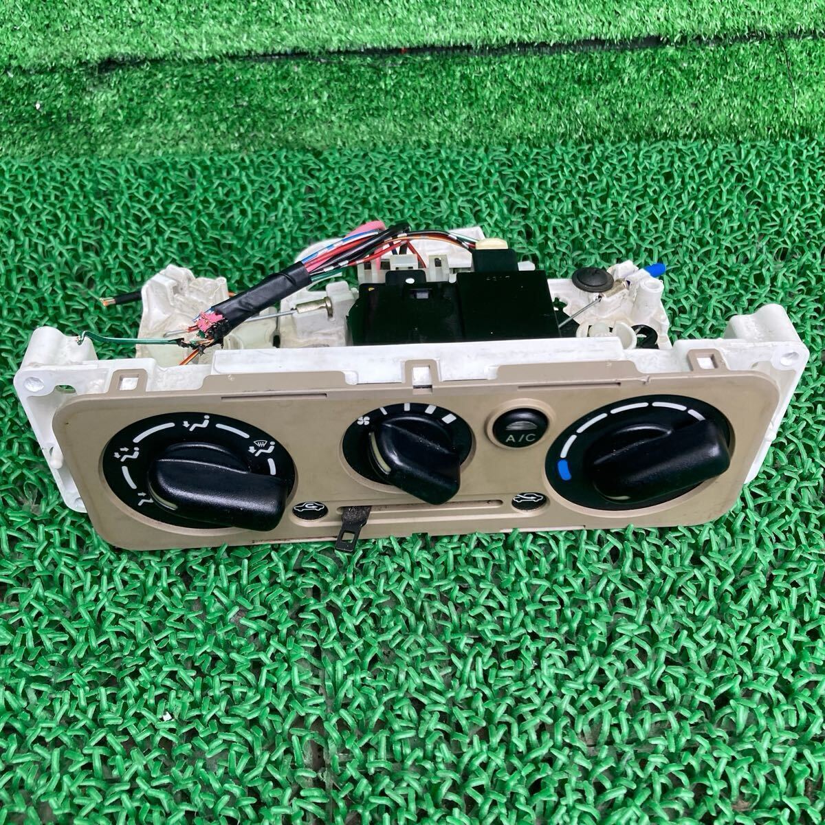 MRワゴン (Suzuki / スズキ) MF21S 純正 エアコンスイッチ MF21S (FMF21S-FR706-Z7T-04)拍卖