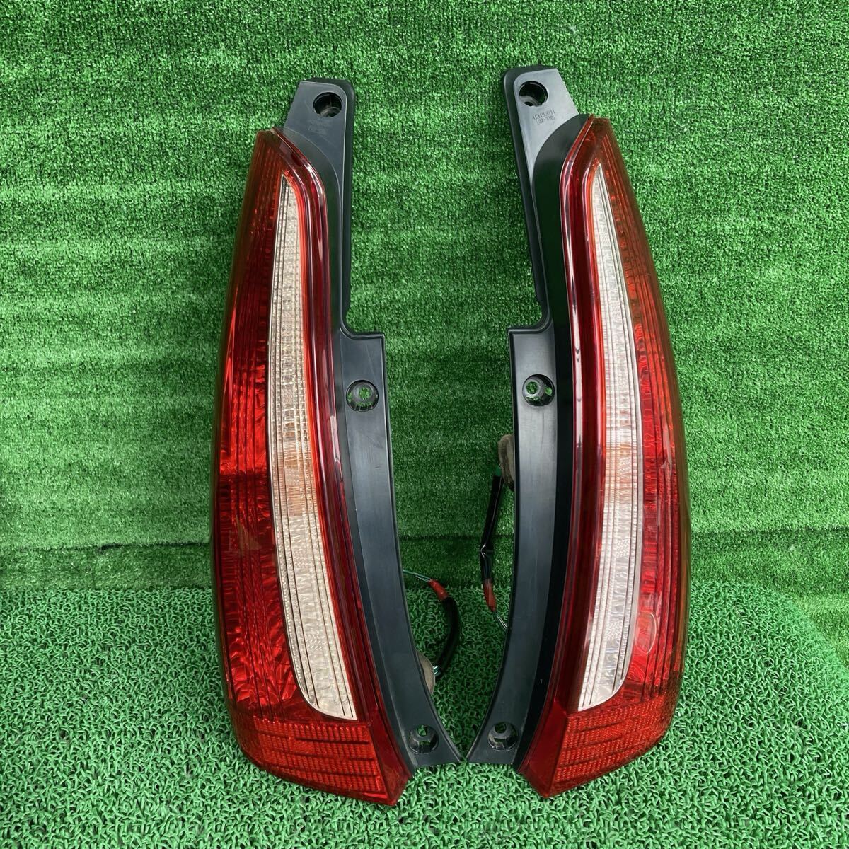 マークIIブリット (Toyota / トヨタ) JZX110W 純正 テールライトテールランプ GX115W JZX115W(FJZX110W-FR707-065-06)拍卖