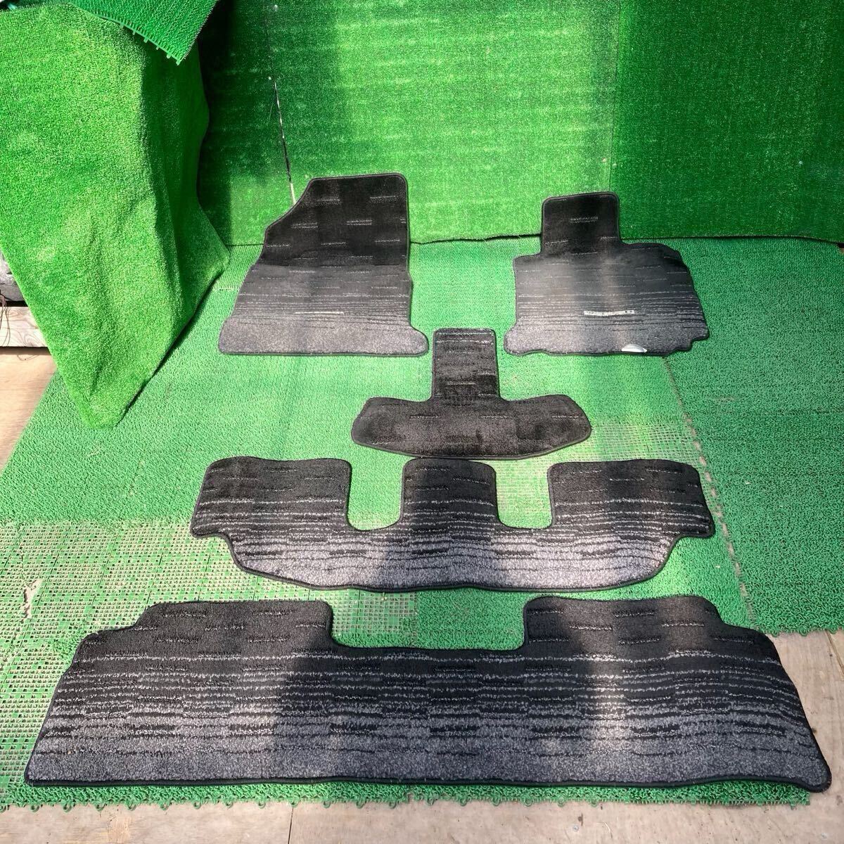 ウィッシュ (Toyota / トヨタ) ZNE10G 純正 フロアマット ZNE10G ZNE14G ANE10G ANE11W(FZNE10G-FR707-Z09-16)拍卖