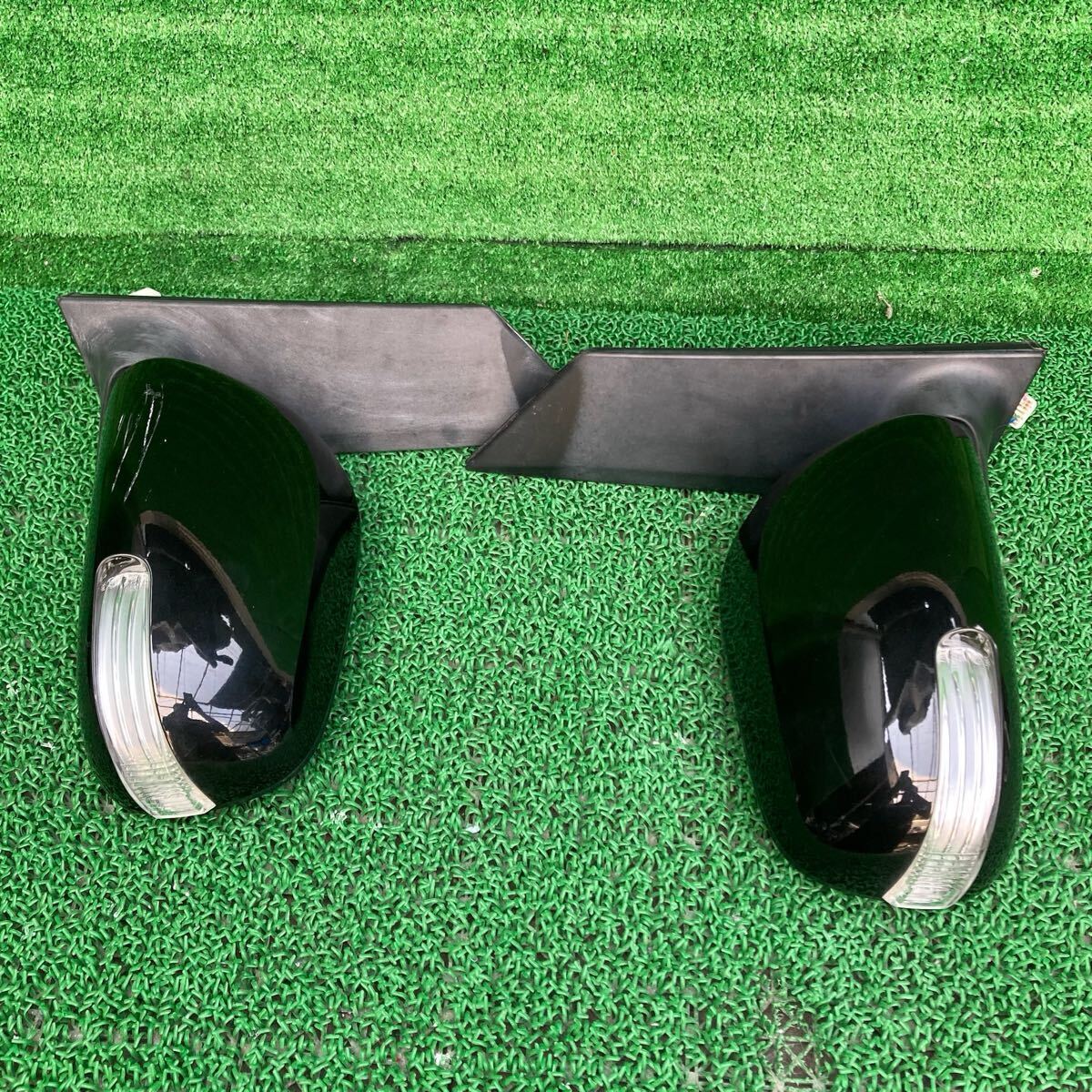 アイシス L (Toyota / トヨタ) ZGM10G 純正 サイドミラードアミラー左右セット ZNM10 ANM10 ANM15 ZGM11 ZGM15(FZGM10G-R706-209-02)拍卖