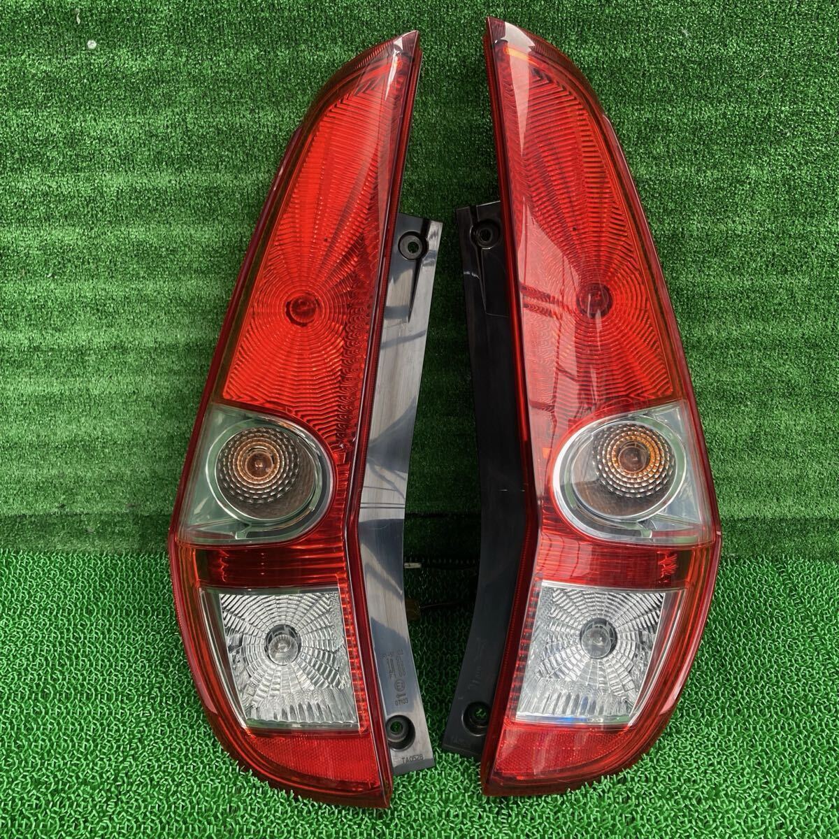 スプラッシュ (Suzuki / スズキ) XB32S 純正 テールライトテールランプ(FXB32S-FR708-26UB-03)拍卖