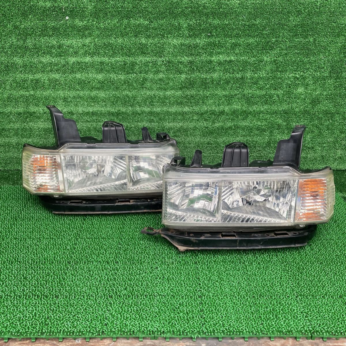 モビリオスパイク (Honda / ホンダ) GK2 純正 ヘッドライト ヘッドランプ左右セット GK1(FGK2-FR708-01)拍卖