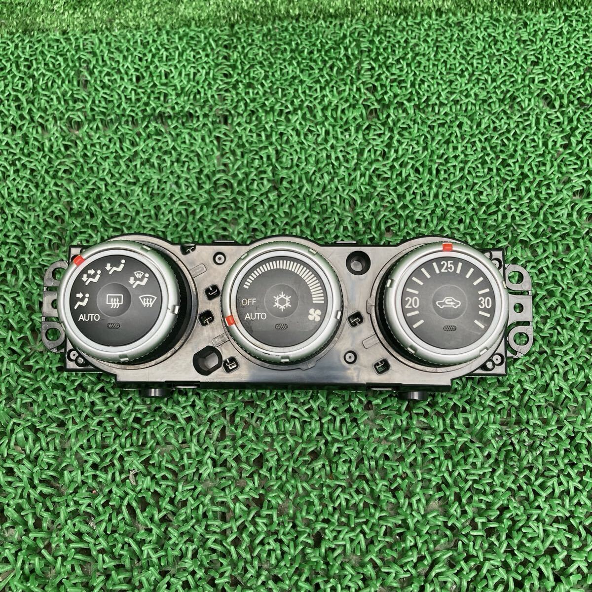 アウトランダー (Mitsubishi / 三菱) CW5W 純正 エアコンスイッチ CW4W CW6W(FCW5W-FR707-S18-09)拍卖