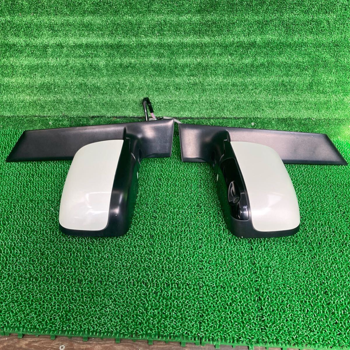 セレナ (Nissan / 日産) C25 純正 サイドミラードアミラー左右セット CC25 NC25 CNC25(FC25-FR708-QX1-01)拍卖