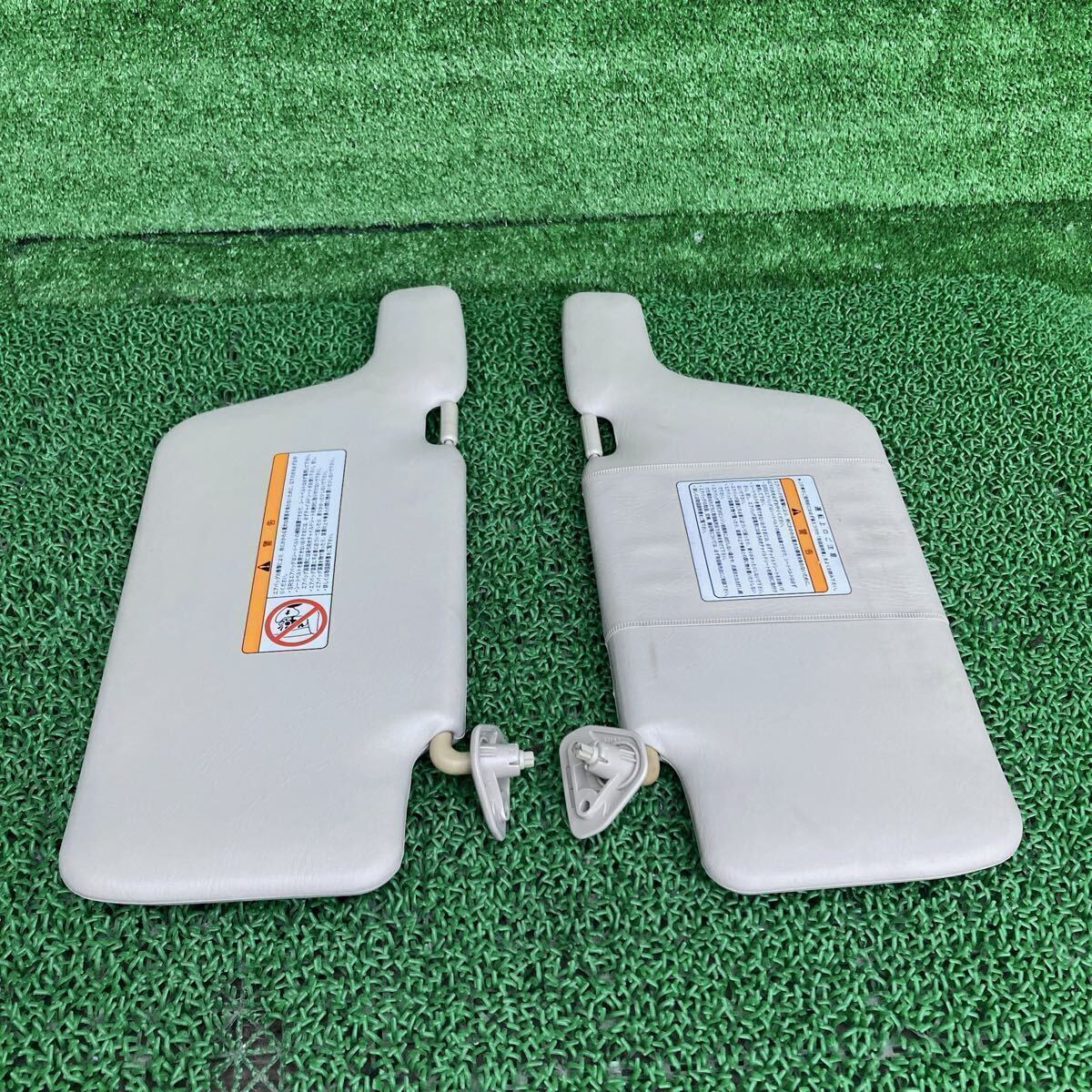 ウイングロード (Nissan / 日産) Y12 純正 サンバイザー Y12 NY12 JY12(FY12-FR707-K23-08)拍卖