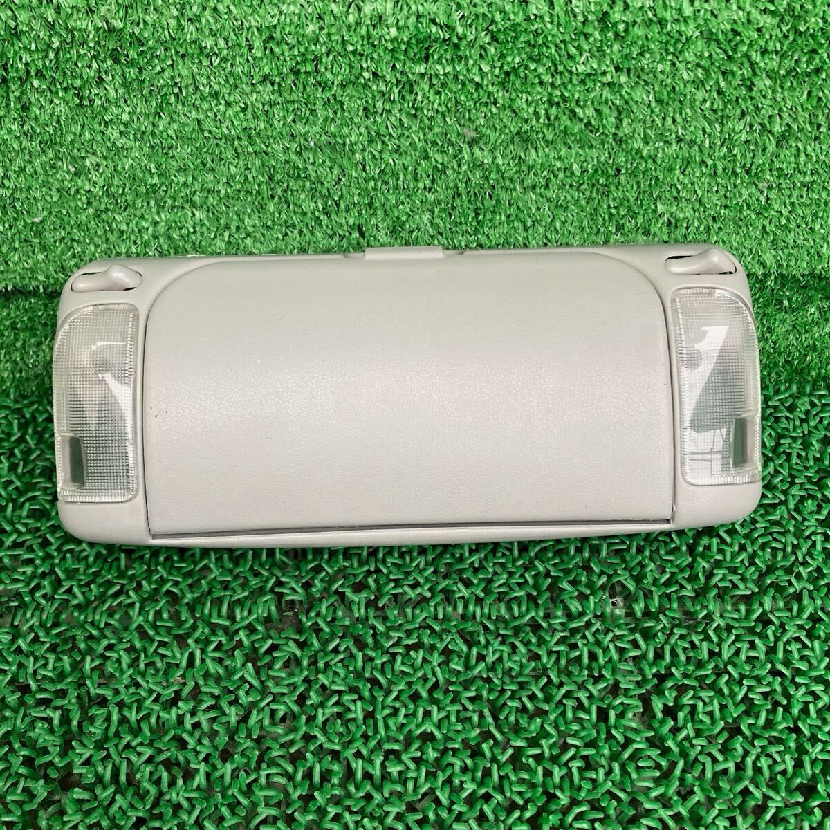 ノア X_Vセレクション (Toyota / トヨタ) AZR60G 純正 ルームライト ルームランプ 室内灯 AZR65(FAZR60G-R706-1D4-08)拍卖