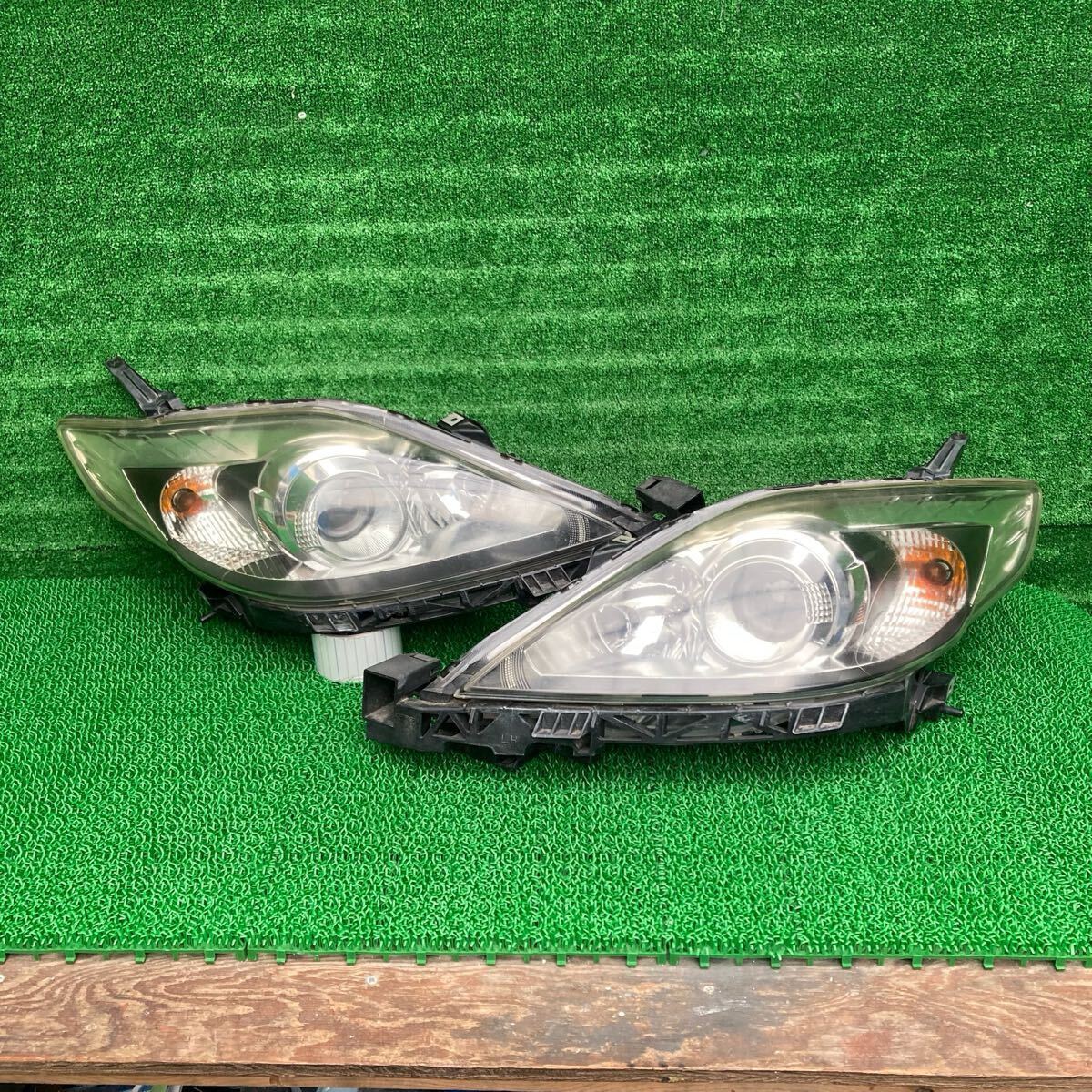 プレマシー (Mazda / マツダ) CREW 純正 ヘッドライト ヘッドランプ左右セット(FCREW-FR707-R2B-01)拍卖