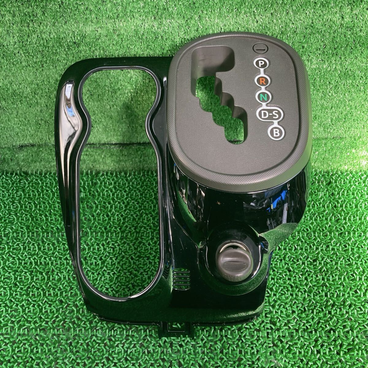 スペイド (Toyotaトヨタ) NCP141 純正 シフトパネル NSP140 NSP141 NSP145 NCP140 NCP145(FNCP141-FR708-070-04)拍卖