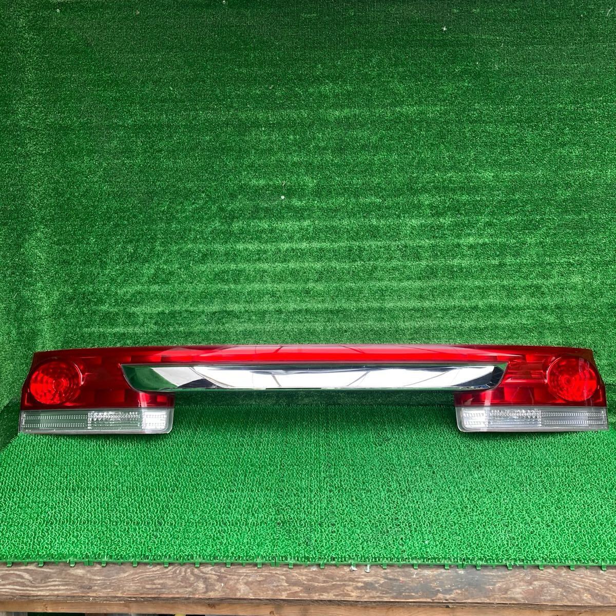 ステップワゴン (Honda / ホンダ) RG1 純正 リアガーニッシュライトテールライト RG2 RG3 RG4(FRG1-FR709-R81-06)拍卖