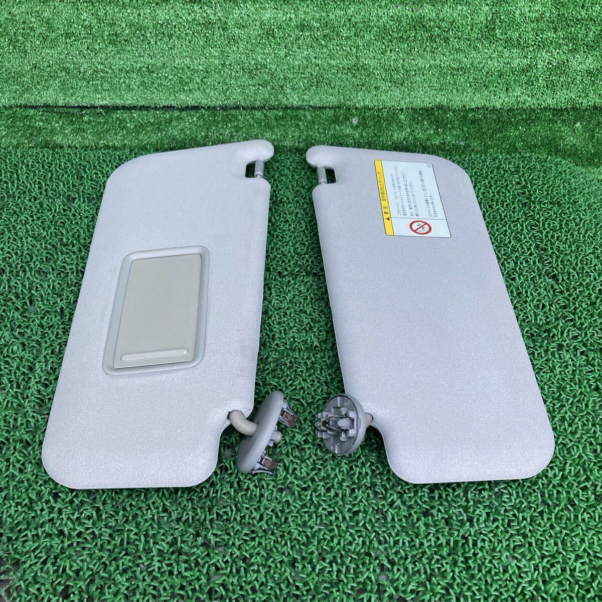 ラクティス (Toyota / トヨタ) SCP100 純正 サンバイザー SCP105 NCP100 NCO105(FSCP100-FR707-209-09)拍卖