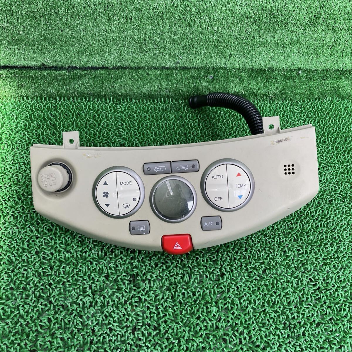 マーチ (Nissan / 日産) BK12 純正 エアコンスイッチ BK12 K12 AK12 BNK12(FBK12-FR709-KY0-09)拍卖