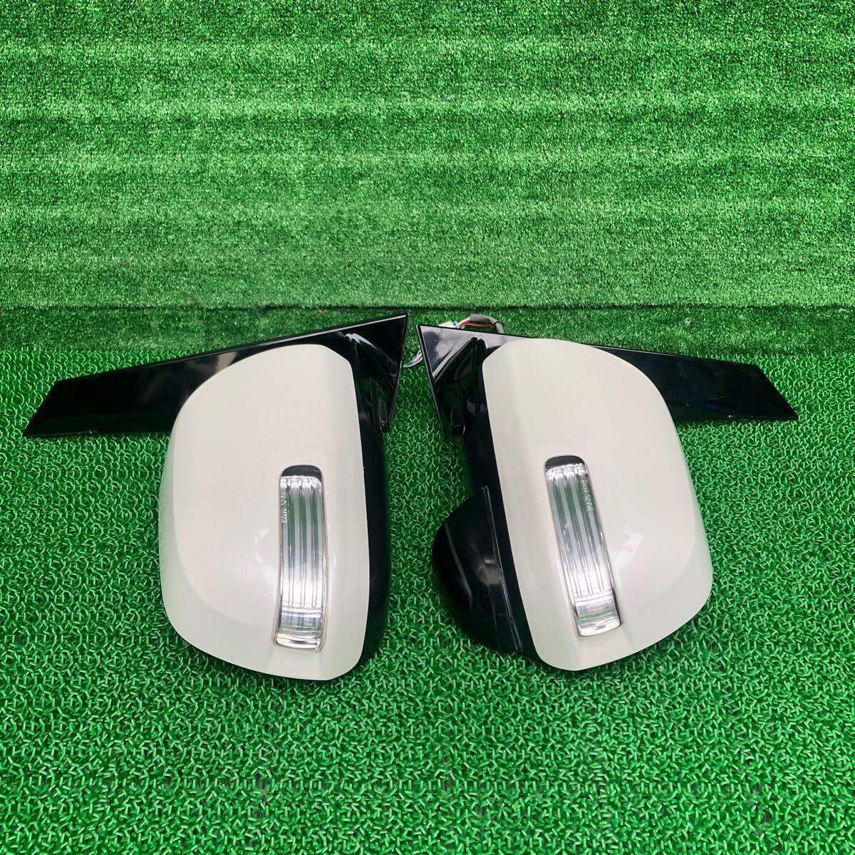 エスティマ (Toyota / トヨタ) ACR50 純正 サイドミラードアミラー左右セット ACR55 GSR50 GSR55 AHR20(FACR50-FR708-070-01)拍卖
