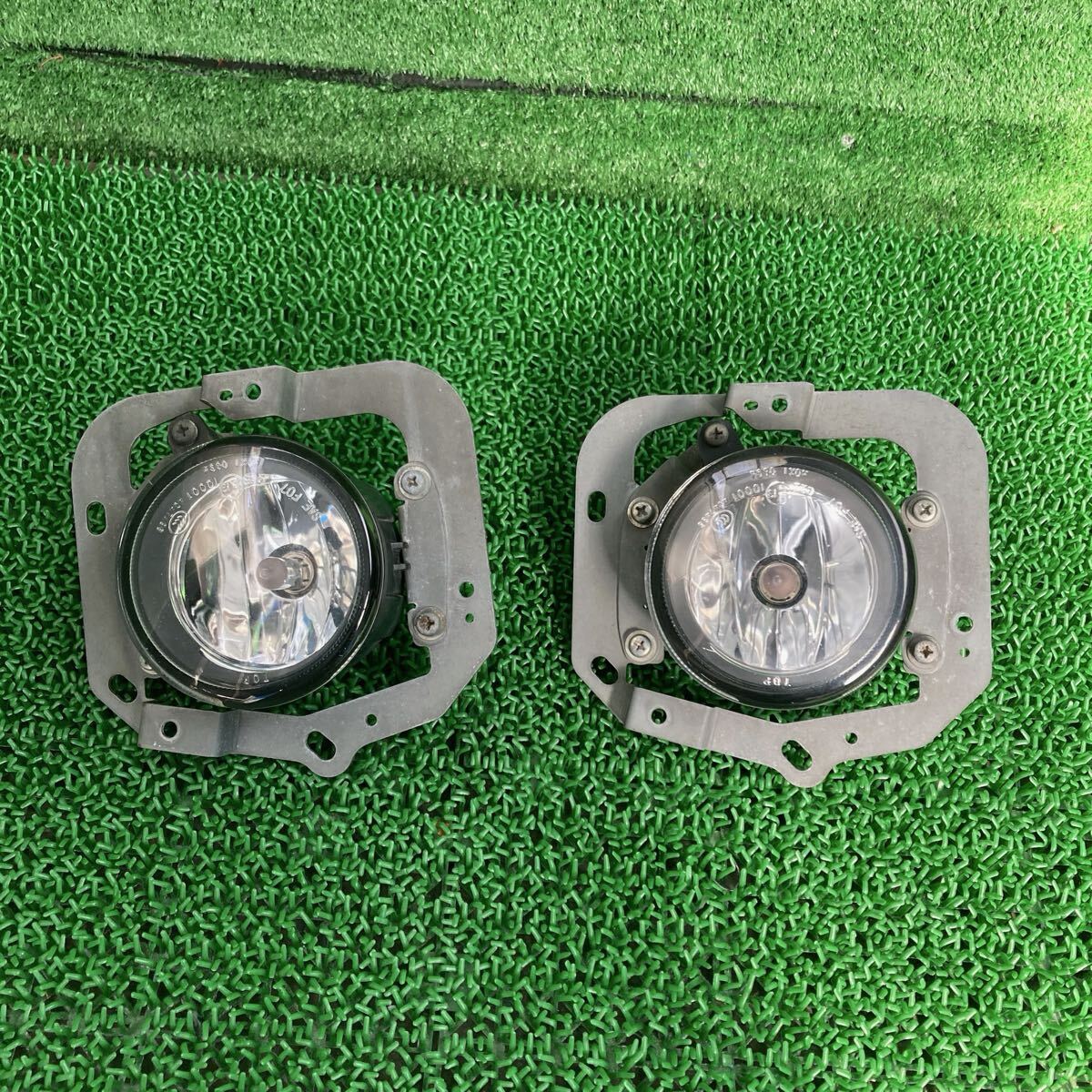 デリカD:5 (Mitsubishi / 三菱) CV5W 純正 フォグランプフォグライト 左右セット CV1W CV2W CV4W(FCV5W-FR708-F15-06)拍卖