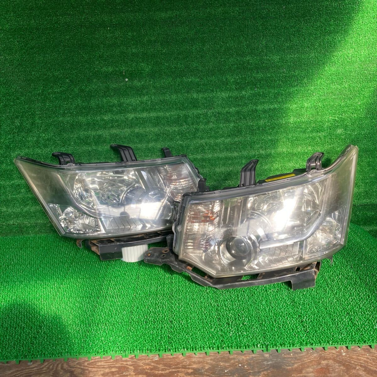 デリカD:5 (Mitsubishi / 三菱) CV5W 純正 ヘッドライト ヘッドランプ左右セット CV1W CV2W CV4W(FCV5W-FR708-F15-01)拍卖