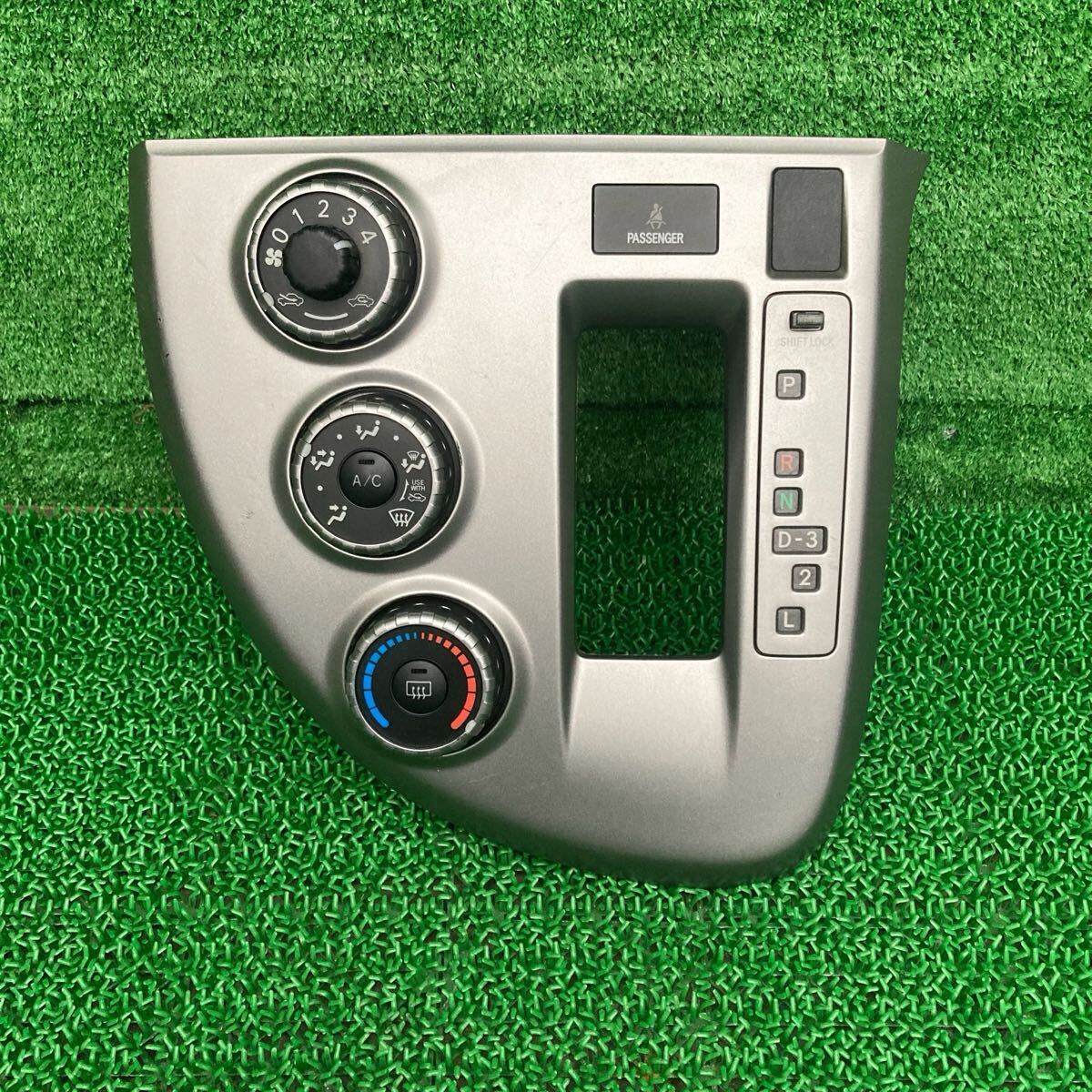 ラクティス (Toyota / トヨタ) NCP105 純正 シフトパネル エアコンスイッチ NCP100(FNCP105-FR708-1E7-03)拍卖