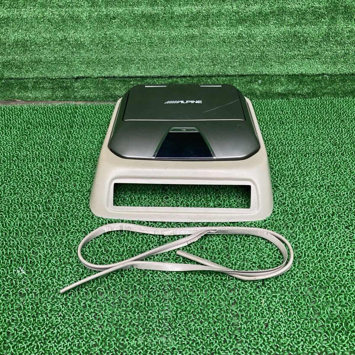 エスティマ (Toyota / トヨタ) ACR50W 純正 フリップダウンモニター TMX-R1050VG/GB ACR55 GSR50 GSR55 AHR20(FACR50W-FR708-856-11)拍卖