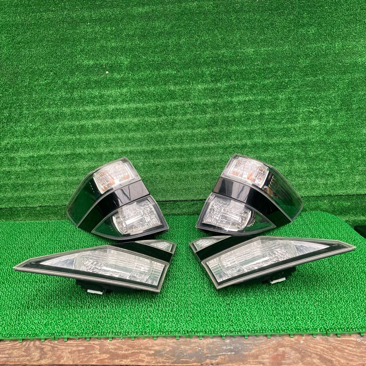 ヴェルファイア2.4z (Toyota / トヨタ) ANH25W 純正 テールライトテールランプ ANH20 GGH20 GGH25(FANH25W-FR708-202-13)拍卖