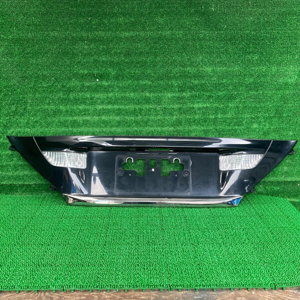 ヴェルファイア2.4z (Toyota / トヨタ) ANH25W 純正 ナンバープレートホルダー ANH20 GGH20 GGH25(FANH25W-FR708-202-04)拍卖