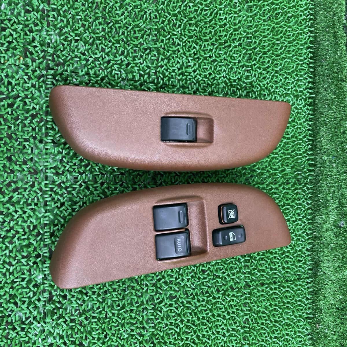 WiLL Vi (Toyota / トヨタ) NCP19 純正 パワーウインドウスイッチ -(FNCP19-FR708-05)拍卖