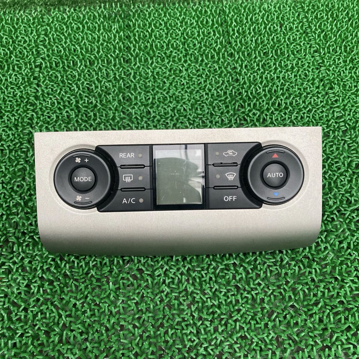 セレナ (Nissan / 日産) CC25 純正 エアコンスイッチ C25 CC25 NC25 CNC25(FCC25-FR708-QX1-02)拍卖