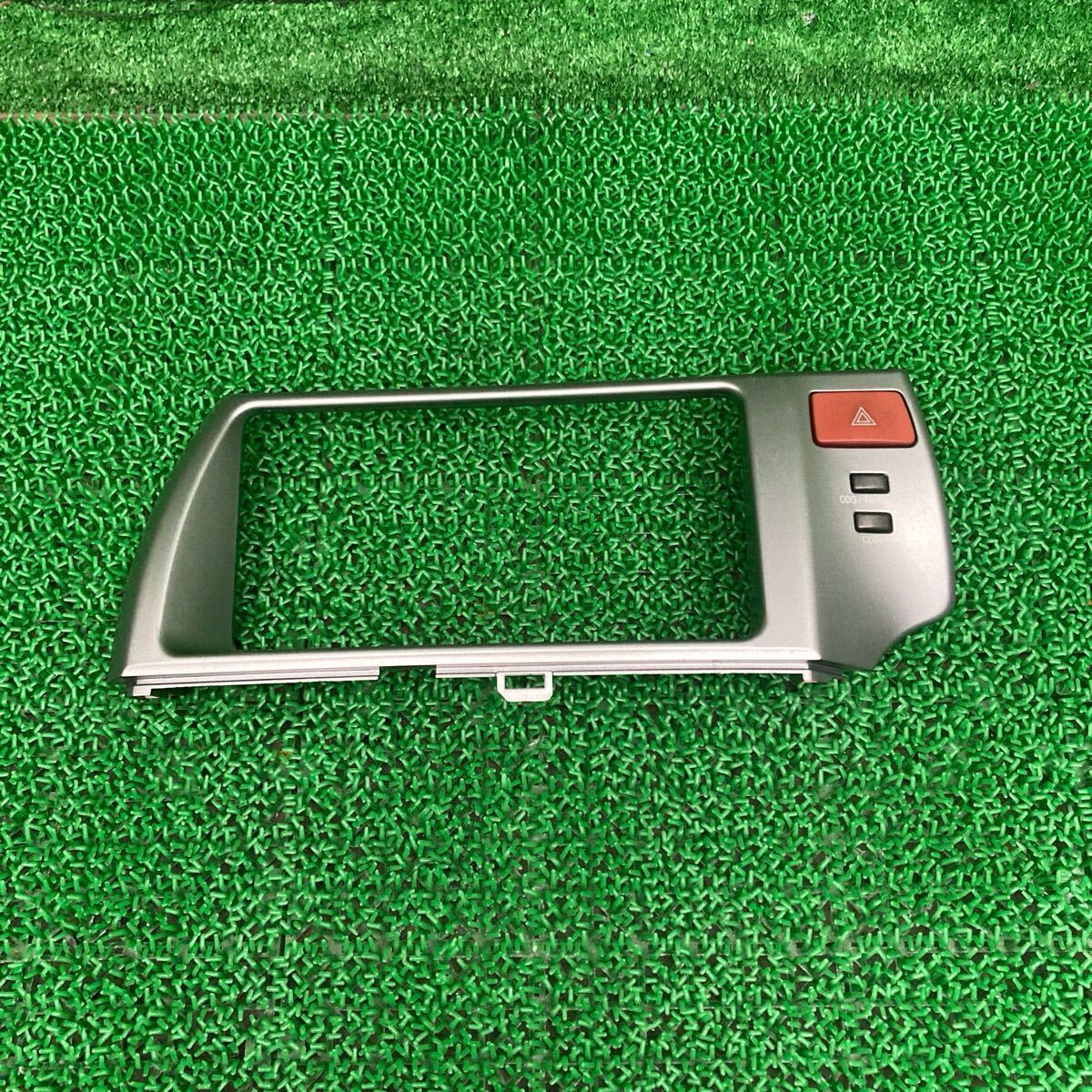 ラクティス (Toyota / トヨタ) NCP105 純正 ナビパネル NCP100(FNCP105-FR708-1E7-05)拍卖