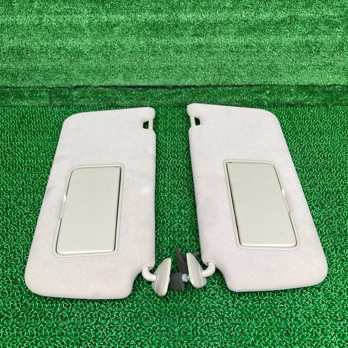 エルグランド (Nissan / 日産) E51 純正 サンバイザー E51 MNE51 ME51 NE51(FE51-FR708-K23-06)拍卖