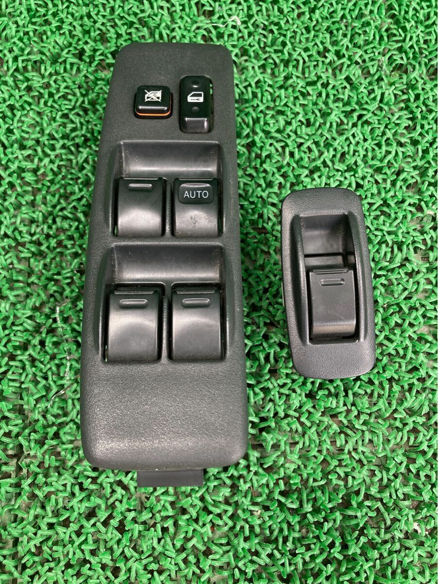 bB SW バージョン (Toyota / トヨタ) NCP30 純正 パワーウインドウスイッチ(FNCP30-FR706-1D2-07)拍卖