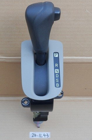 ☆ ダイハツ MOVE ムーヴ DBA-LA100S CVT シフトレバー セレクターレバー 24-1L43拍卖