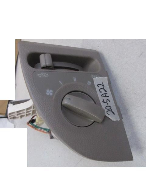 ☆スズキ EVERY エブリイ DA64W H18年 空調スイッチ エアコンスイッチ 20-5A22拍卖