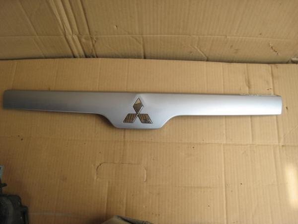 ☆三菱 ekワゴン H82 フロントグリル エンブレムプレート 銀 7450A383-02 TN379拍卖