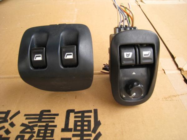 ☆ Peugeot プジョー 206SW H14年 パワーウインドスイッチ 2個組 9V33拍卖
