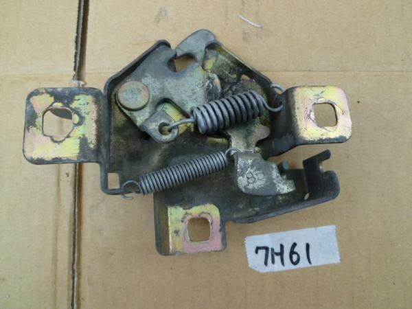 ☆ダイハツ Atrai アトレー S230V H11年 ボンネット キャッチ ロック金具 7H61拍卖