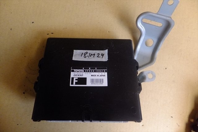 トヨタ ノア AZR60G H14年 ABS コンピューター 89540-28410 18-1M29拍卖