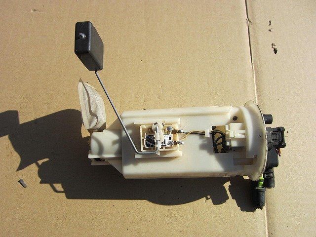 ☆ スズキ アルト LAPIN ラパン ABA-HE21S 4WD車 燃料ポンプ ネンポン 24-9A70拍卖