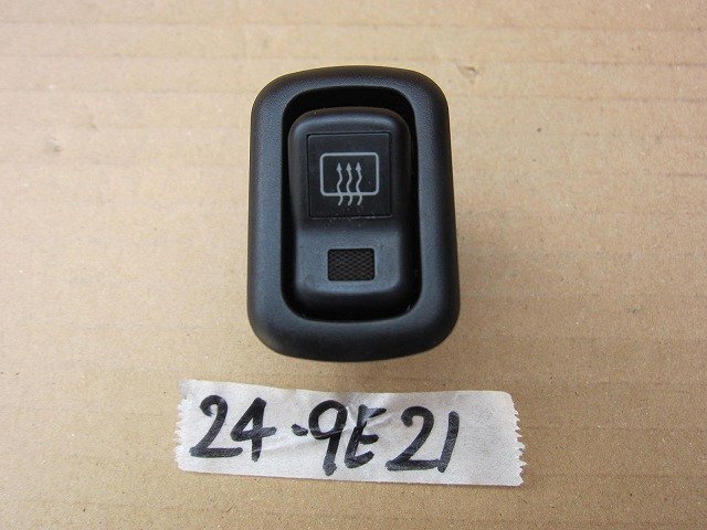 ☆ ダイハツ Mira GINO ミラ ジーノ TA-L710S H13年 4WD車 リア 電熱線スイッチ リアデフォガ 24-9E21拍卖