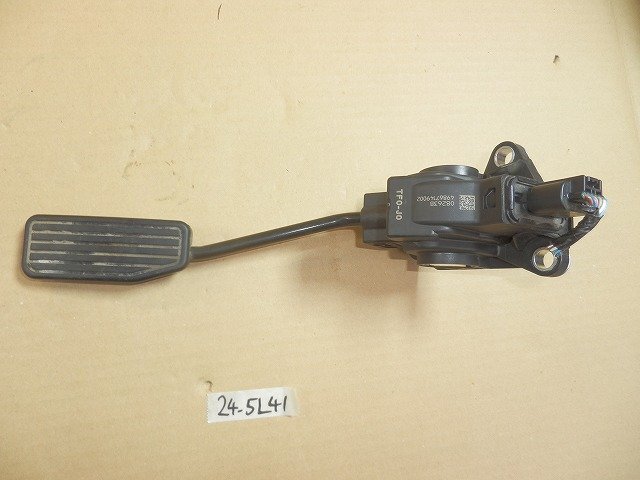 ☆ ホンダ FREED フリード DBA-GB3 H20年 アクセルレータ ペダル TF0-J0 24-5L41拍卖