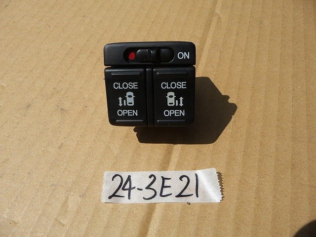 ☆ ホンダ N-BOX カスタム DBA-JF1 H25年 スライド ドアスイッチ 24-3E21拍卖