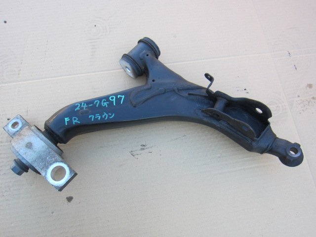 ☆ トヨタ クラウン ハイブリッド DAA-GWS204 H21年 フロント ロアアーム コントロールアーム 右側 難 24-7G97拍卖