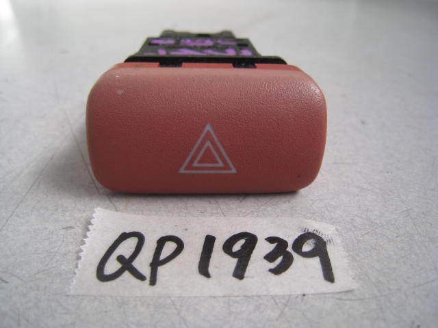 ☆ホンダ LIFE ライフ JB2 ハザードスイッチ 赤 QP1939拍卖