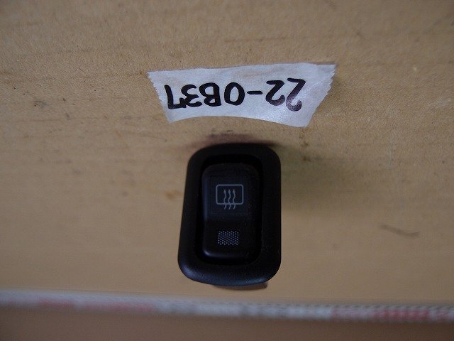 ☆ ダイハツ MOVE ムーヴ L900S H14年 リア 電熱線スイッチ リアデフォガ 22-0B37拍卖