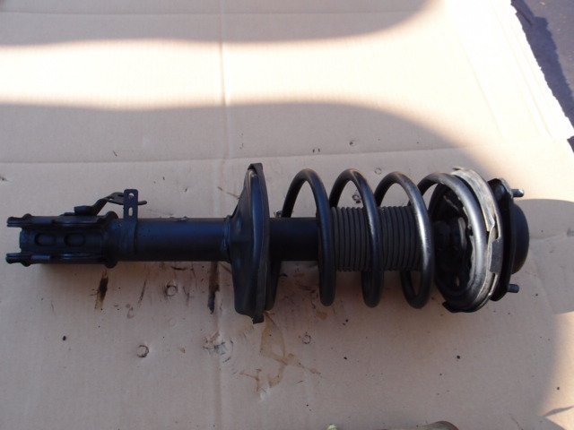 トヨタ カルディナ ST195 H8年式 フロント ストラット 左側 22-0F28拍卖