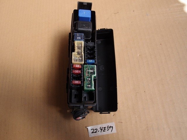 ☆ 日産 NOTE ノート NE11 H20年 エンジンルーム ヒューズ リレーボックス 22-4E57拍卖