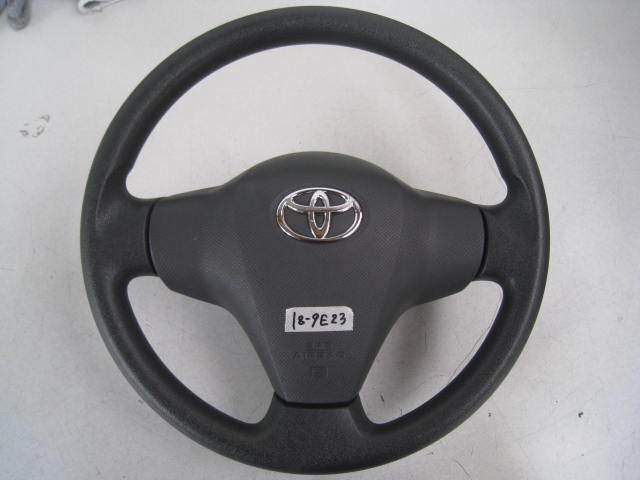 トヨタ ヴィッツ SCP90 H17年 純正ステアリング ハンドル 18-9E23拍卖