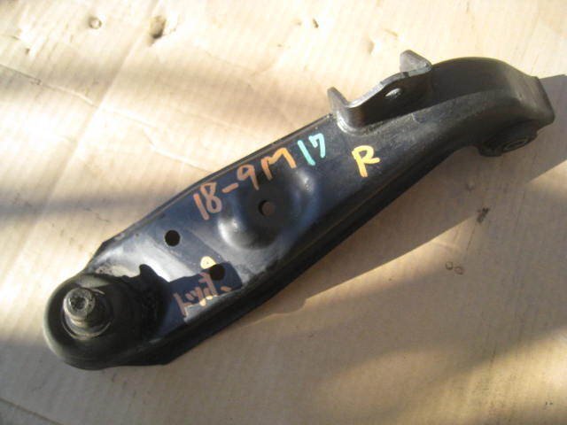 三菱 トッポBJ H42A H12年 フロント ロアアーム 右側 18-9M17拍卖