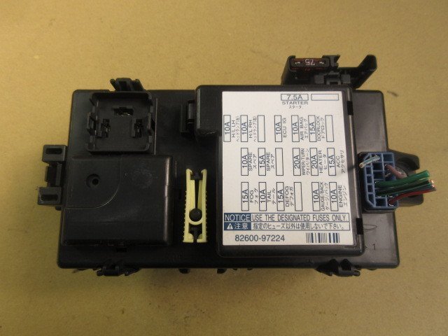 ダイハツ ネイキッド L760S H15年 室内 ヒューズ リレーボックス 82600-97224 20-4K54拍卖