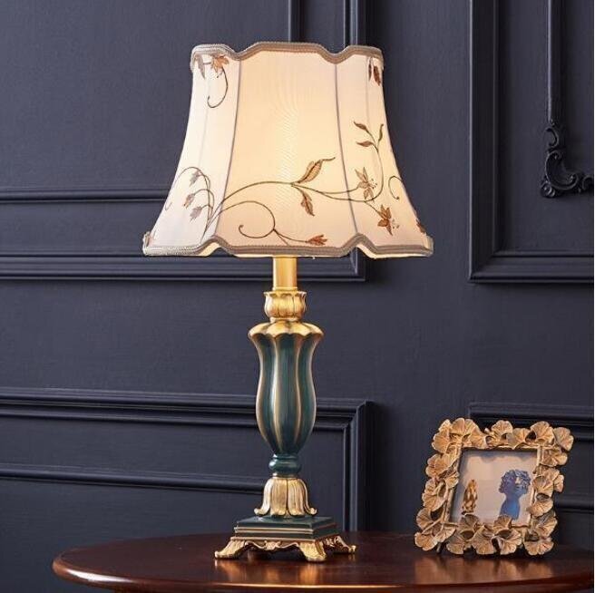 北欧風 デスクライト ベッドサイド 布 電気スタンド レトロランプ 卓上デスクテーブル 照明 寝室 テーブルスタンド拍卖