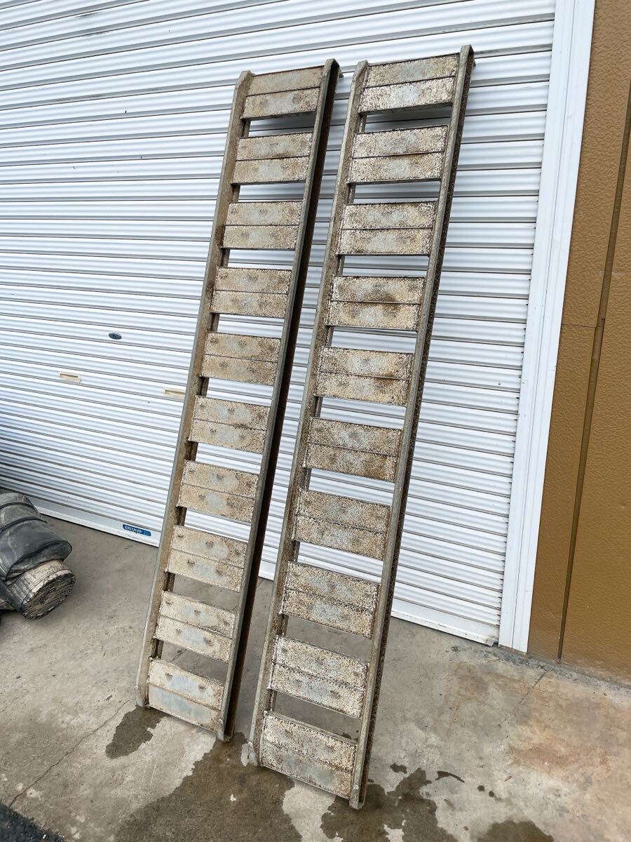 中古 昭和アルミブリッジ 2本1組 SBA 長さ180×内巾25cm 耐荷重0.5t 積載 運搬 ハシゴ 梯子 ラダー ブリッジ スロープ 1109え1 O 260拍卖